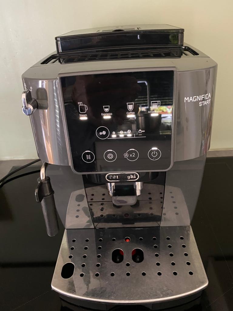 DeLonghi Magnifica Start, Gebruikt, 10 kopjes of meer, Koffiemachine, Ophalen of Verzenden