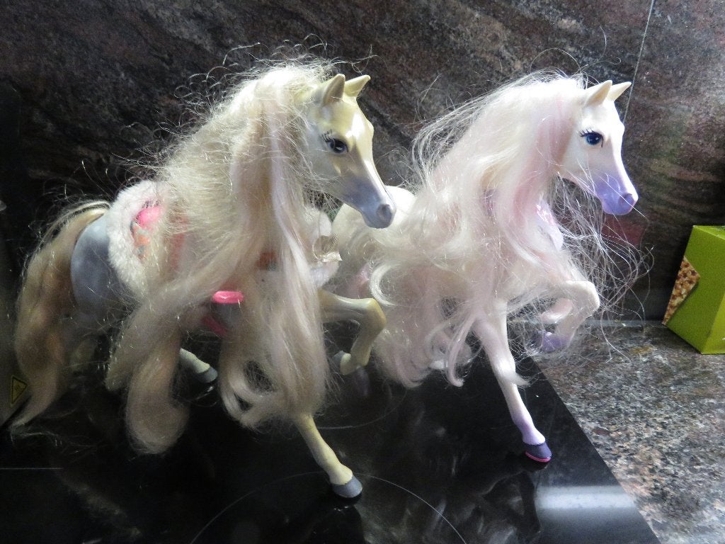 barbie Paarden 2 stuks, jaren 80 vintage retro, Verzamelen, Poppen, Ophalen of Verzenden, Gebruikt, Accessoires