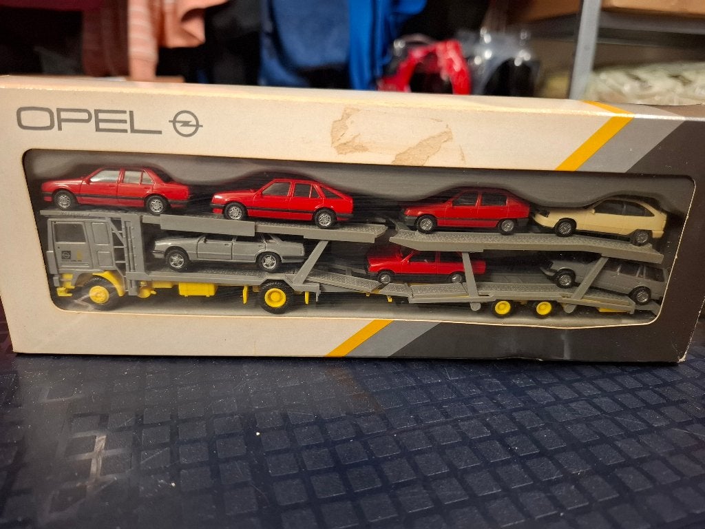 4 sets Opel miniatuurauto, Hobby en Vrije tijd, Modelauto's | Overige schalen, Ophalen of Verzenden, Gebruikt, Auto