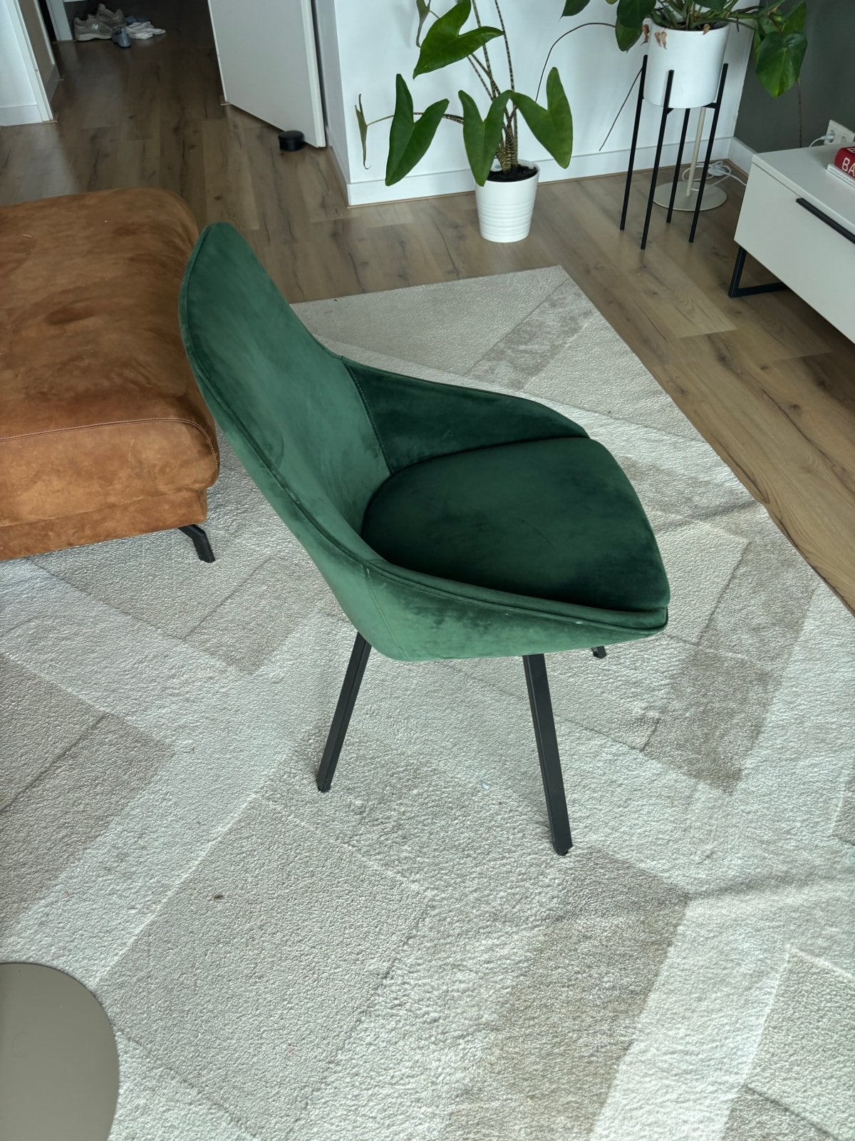 6 Byboo Suede Groene Eetkamerstoelen - Zo Goed als Nieuw, Overige kleuren, Ophalen of Verzenden, Zo goed als nieuw, Stof