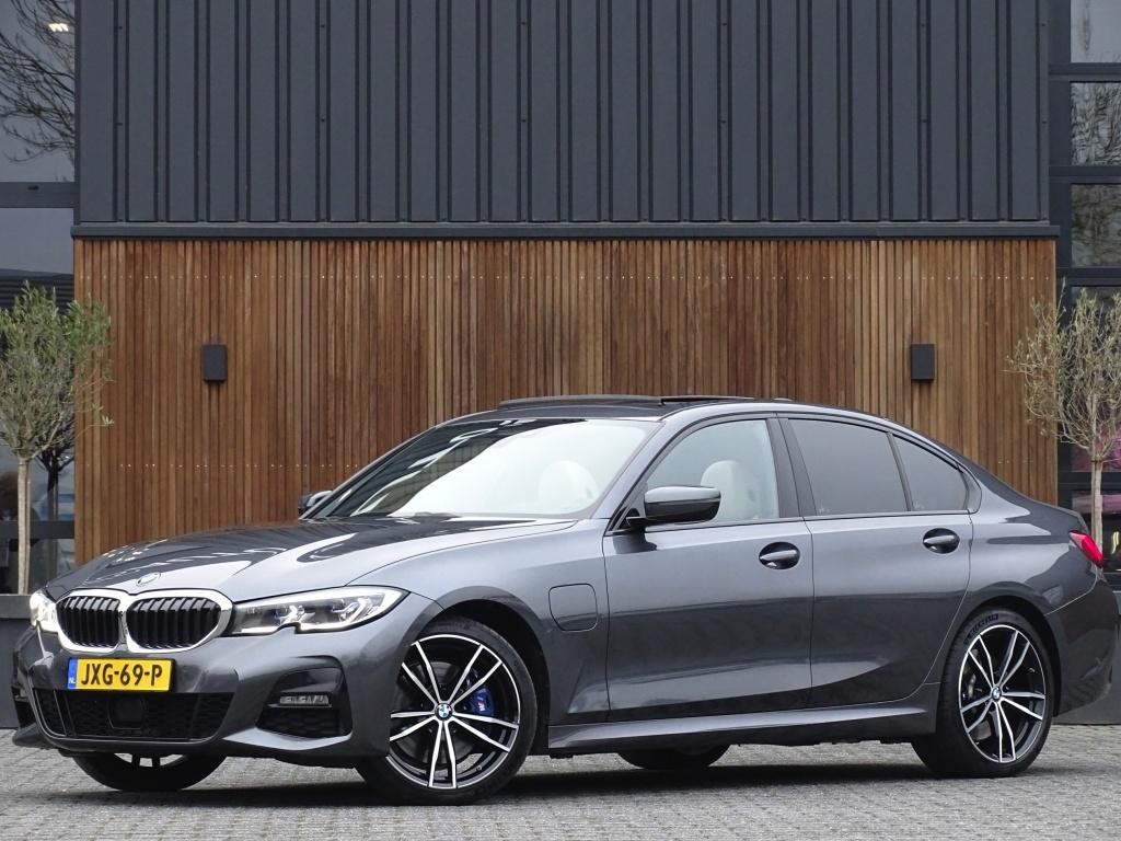 BMW 3-serie 330e 292PK M-Sport / laser / ACC / trekhaak / he, Automaat, 1998 cc, Elektronische parkeerrem, Gebruikt
