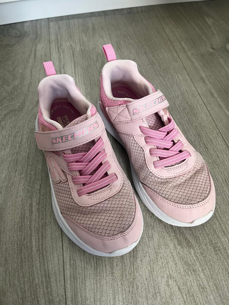 Skechers Sportschoenen Roze Maat 35 Meisje, Ophalen of Verzenden, Zo goed als nieuw, Meisje, Sportschoenen