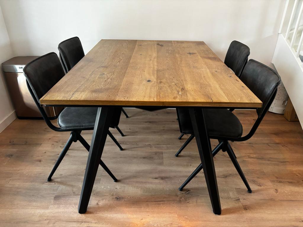 Teakhouten eettafel met 4 Dutchbone stoelen, Ophalen, Eikenhout, Zo goed als nieuw, Vier personen
