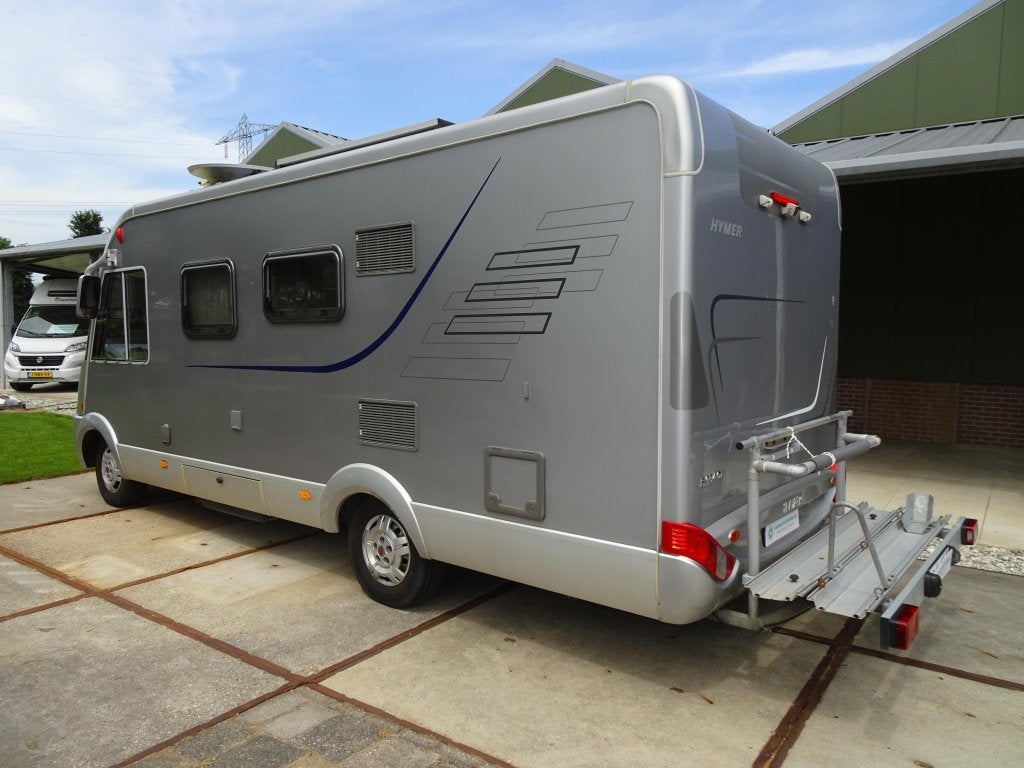 Zeer luxe Hymer B654CL met airco in leefruimte, Caravans en Kamperen, Campers, Ringverwarming, Fiat, Koelkast, Bedrijf