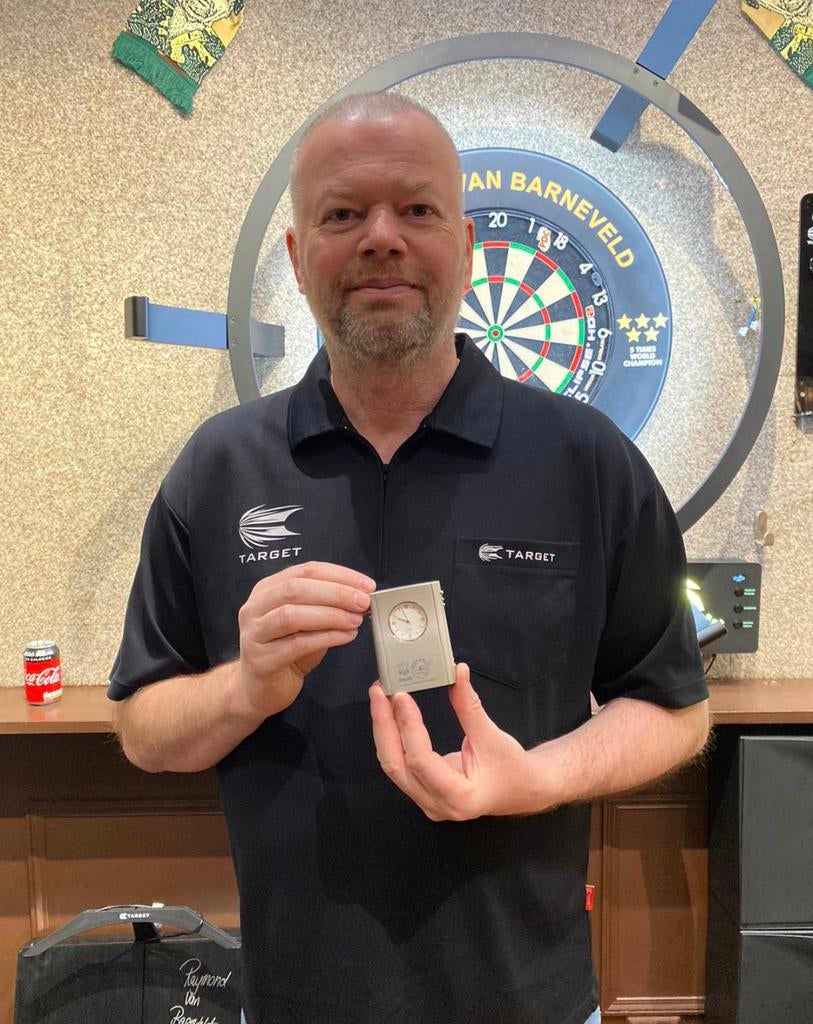 Raymond van Barneveld klok 25 jarig jubileum bdo, Ophalen of Verzenden, Zo goed als nieuw, Wandklok