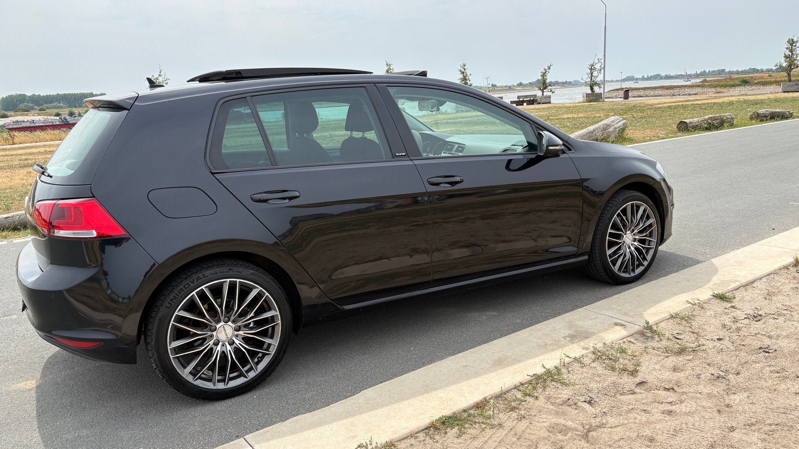 Moet snel weg.. mooie Mooie Volkswagen Golf 1.4 2016, Euro 6, 4 cilinders, Zwart, 1395 cc