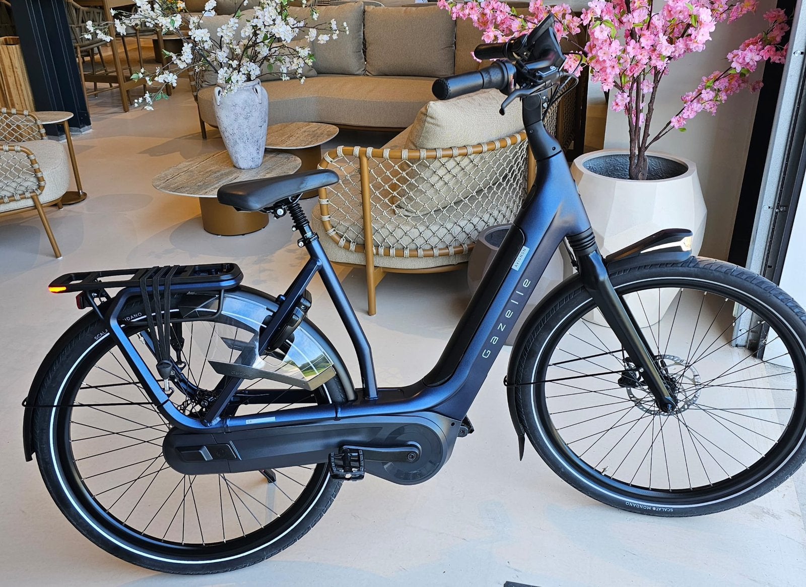 Gazelle Avignon 57 cm 2024 absolute nieuwstaat!!!!, Ophalen, Zo goed als nieuw, 50 km per accu of meer, 55 tot 59 cm