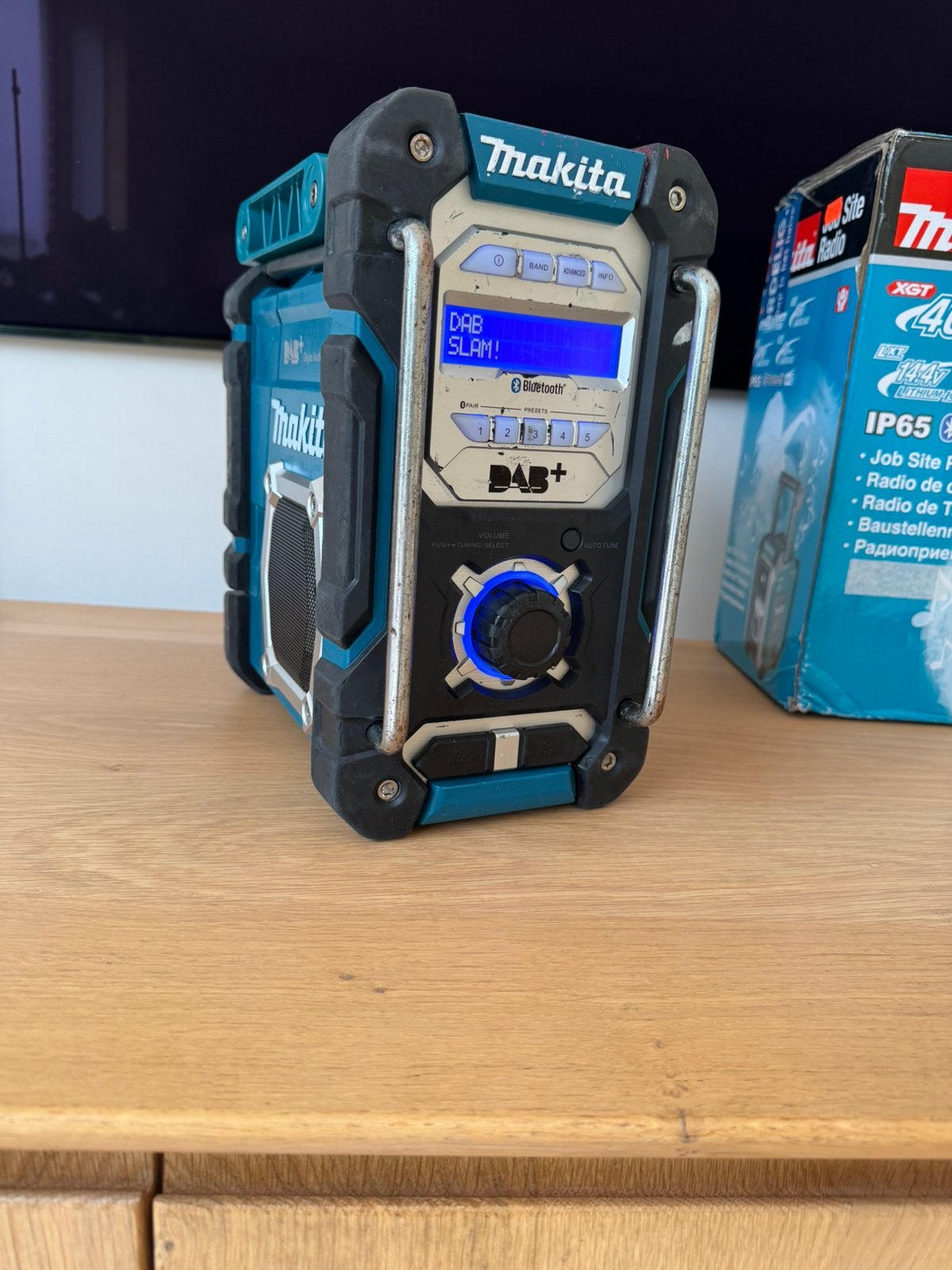 Makita dmr112 bouwradio/radio dab+ fm bluetooth, Ophalen of Verzenden, Zo goed als nieuw, Bouwradio