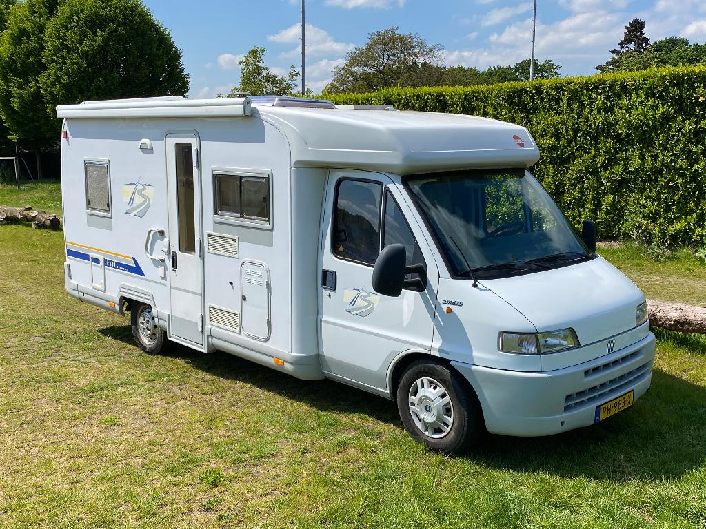 Büstner T604: klaar voor vertrek! Sla nu uw slag! Nu  22K, Caravans en Kamperen, Campers, Particulier, tot en met 4, Half-integraal