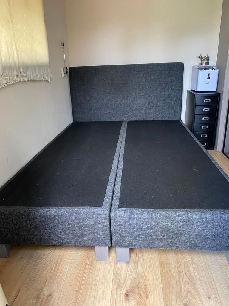 Boxspring grijs 2 x 70 x 200 cm., Ophalen, Tweepersoons, Grijs, 140 cm