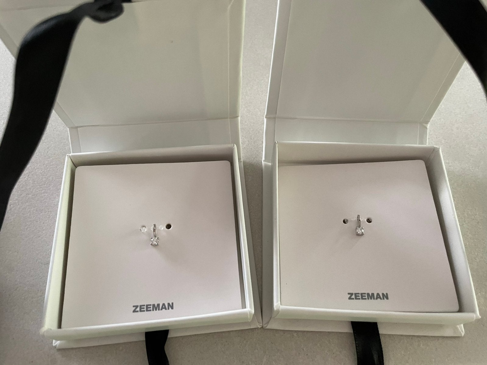 2x lab grown diamant in zilveren hangertjes, Ophalen of Verzenden, Zilver