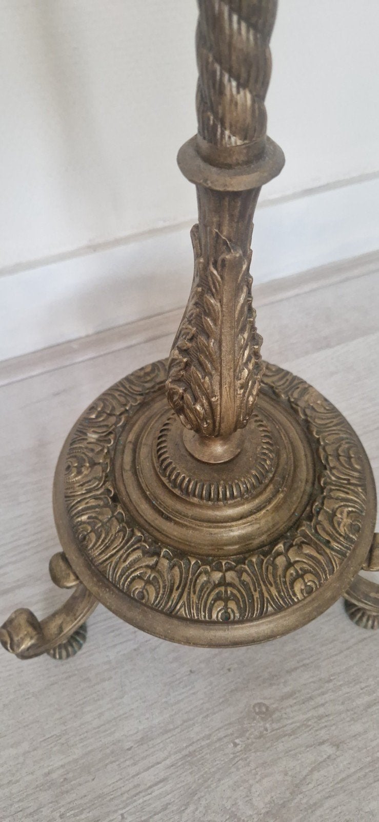 Antieke vloerlamp standaard, Ophalen