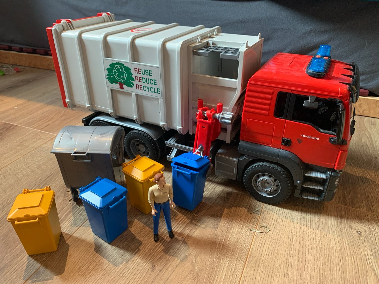 Bruder Vuilniswagen TGS-26.500 met accessoires, Ophalen of Verzenden, Gebruikt