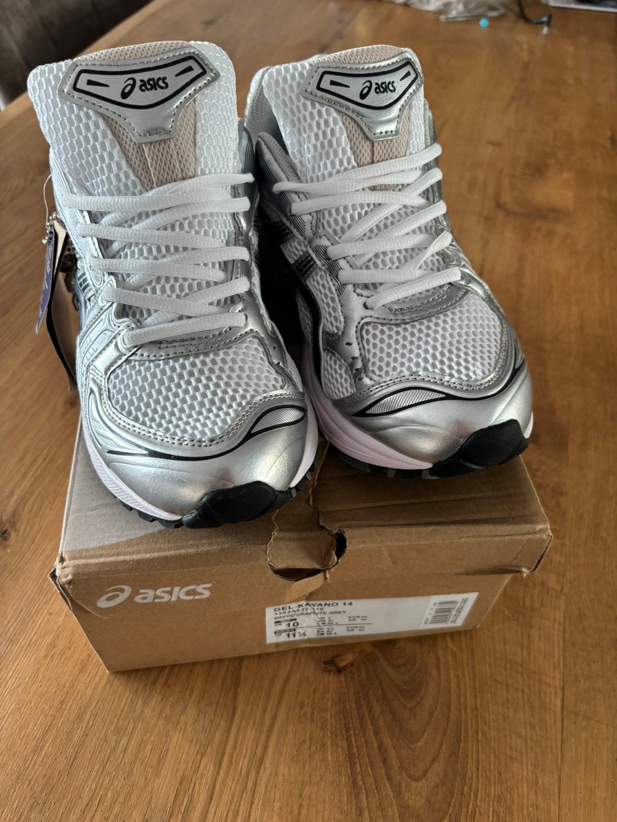 Asics gel kayano white graphite grey maat 44 nieuw, Sport en Fitness, Loopsport en Atletiek, Ophalen of Verzenden, Zo goed als nieuw