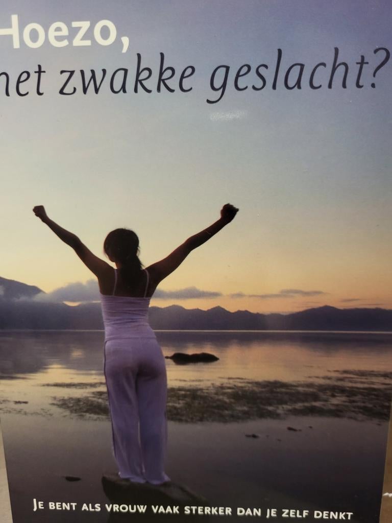 WD-006/9 Hoezo, het zwakke geslacht? Vrouwen zijn sterker!, Ophalen of Verzenden, Gelezen, Onbekend