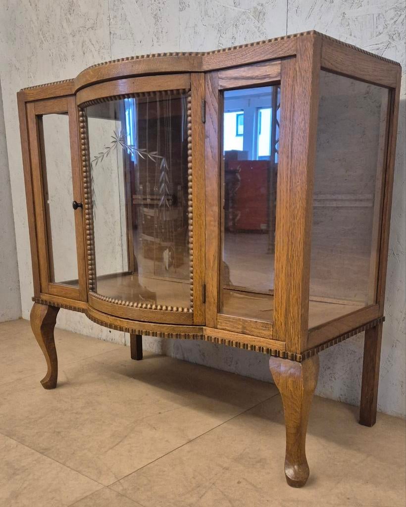 Antiek eiken vitrinekastje / theekastje met gebogen glas, Ophalen, Glas, Gebruikt, 50 tot 100 cm