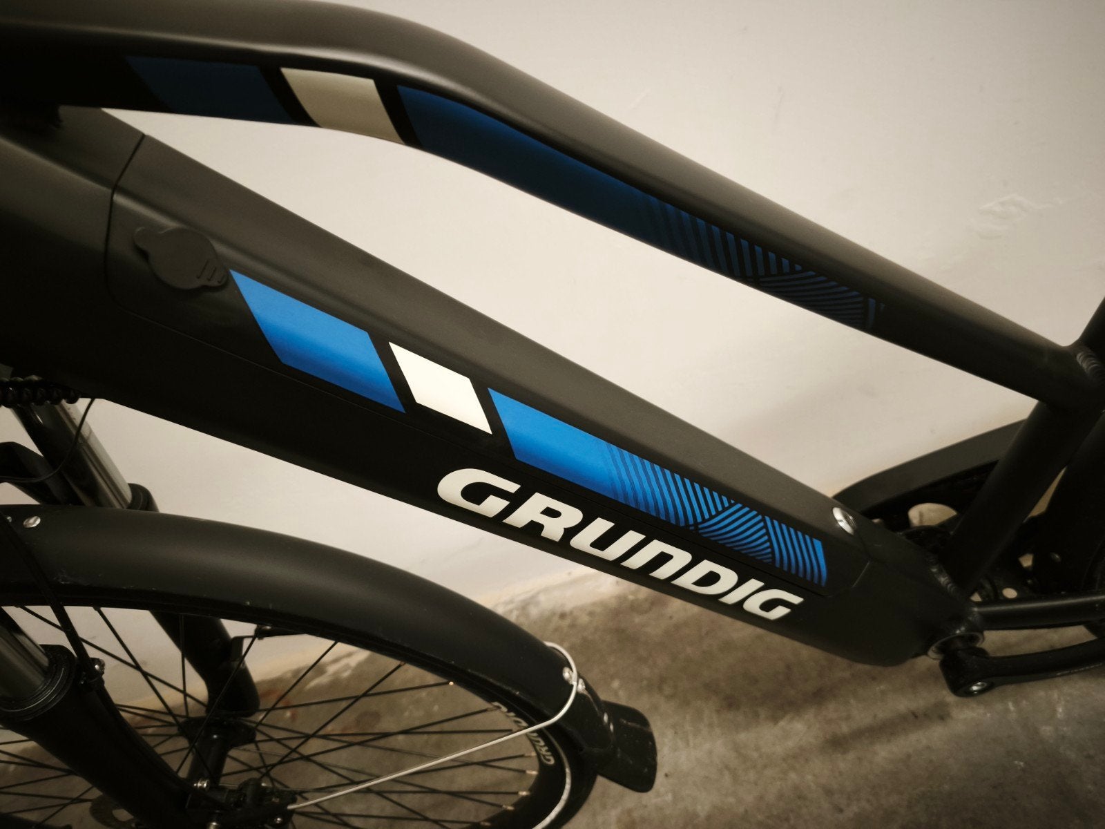 Sportieve fiets, Fietsen en Brommers, Elektrische fietsen, 55 tot 59 cm, Ophalen, Nieuw, Overige merken