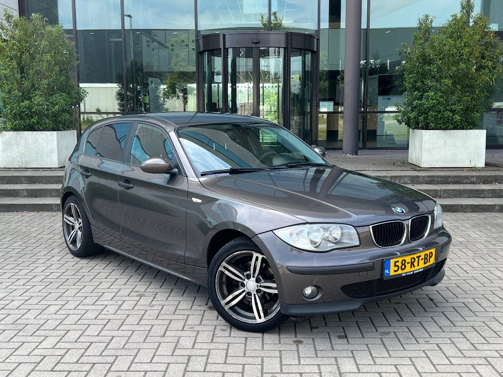 BMW 1-Serie 2.0 118I | Airco | NL auto | Apk 07-2027, Auto's, 1-Serie, Achterwielaandrijving, 1995 cc, 4 cilinders