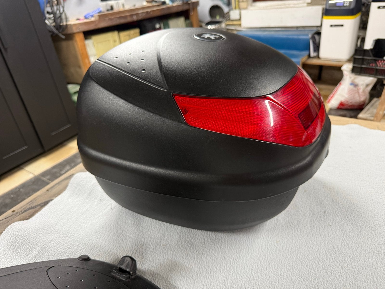 Originele Peugeot ludix Topkoffer met Beugel en Sleutels, Ophalen of Verzenden, Zo goed als nieuw, Overige typen, Peugeot