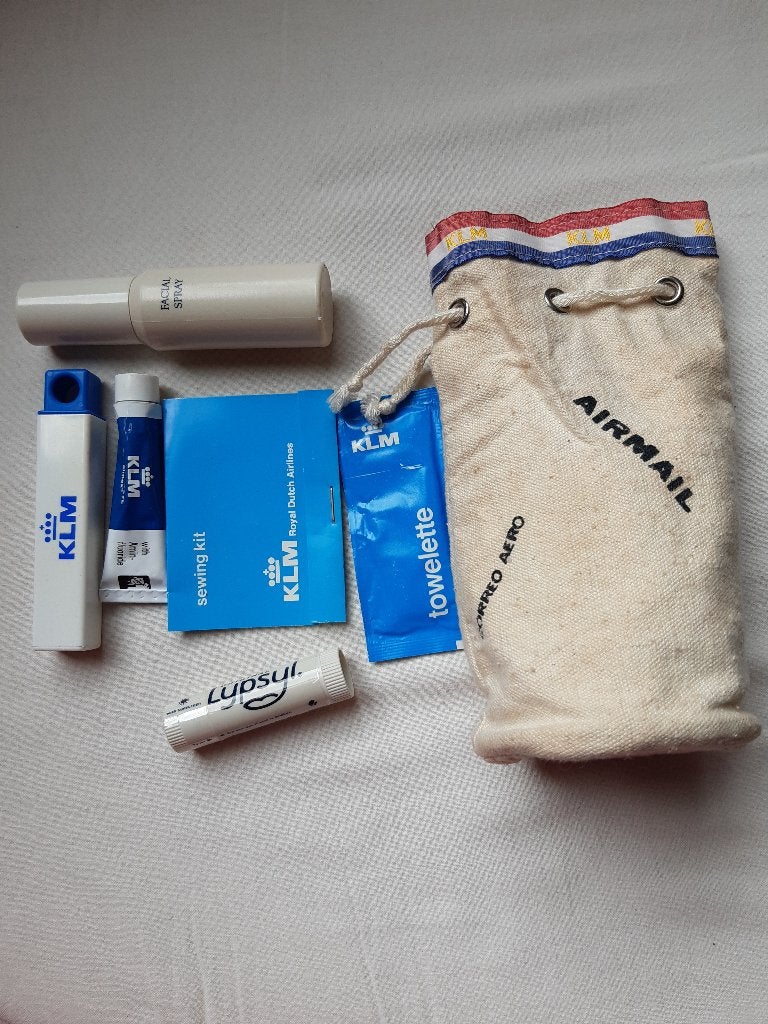 klm comfortset het beroemde postzakje, uit de 70er jaren, Verzamelen, Ophalen of Verzenden, Zo goed als nieuw, Overige typen