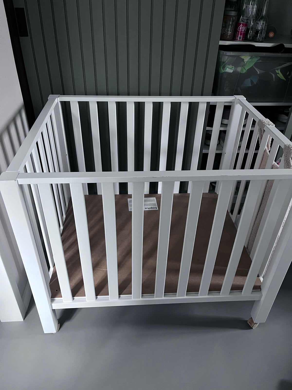 Bopita box wit met wieltjes, Kinderen en Baby's, Ophalen, Gebruikt, Wieltjes