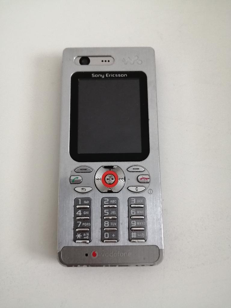 WEG=WEG!! ZELDZAAM SONY ERICSSON W880 ORANGE/SILVER MOBILE, Telecommunicatie, Gebruikt, Overige systemen, Fysiek toetsenbord, Ophalen of Verzenden
