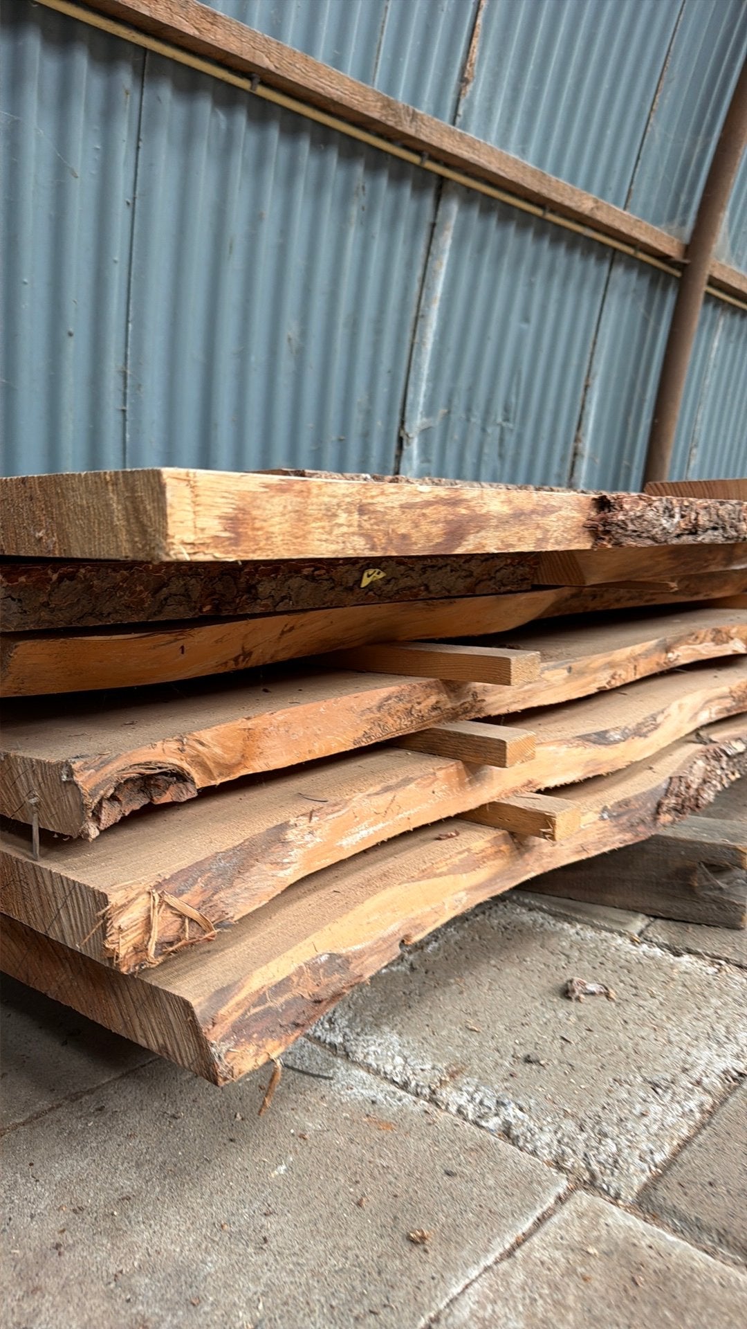 Boomstam bladen 4cm planken voor meubels en tafel wand, Tuin en Terras, Palen, Balken en Planken, Ophalen of Verzenden, Zo goed als nieuw