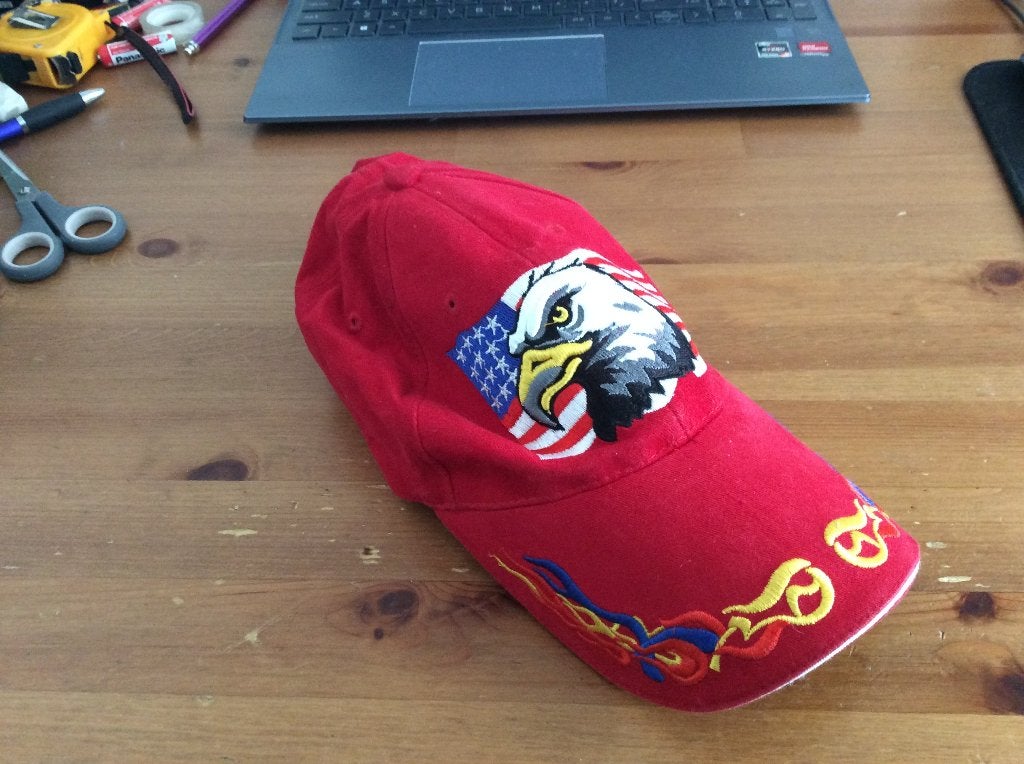 Baseballcap eagle rood. opgeborduurd H.M.CAP, Ophalen of Verzenden, Pet