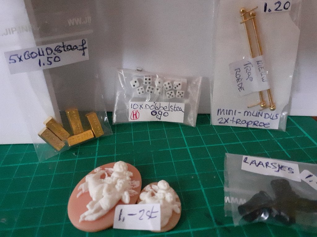 poppenhuis  KOOPJES  diverse items ..o.a  goudstaven, Verzenden, Nieuw, Poppenhuis
