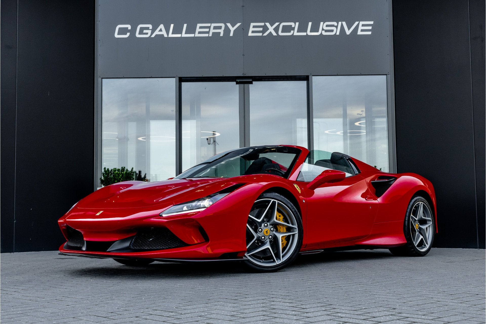 Ferrari F8 Spider 3.9 V8 HELE - Passenger Display | Lift | C, Auto's, Automaat, Achterwielaandrijving, Gebruikt, Cabriolet