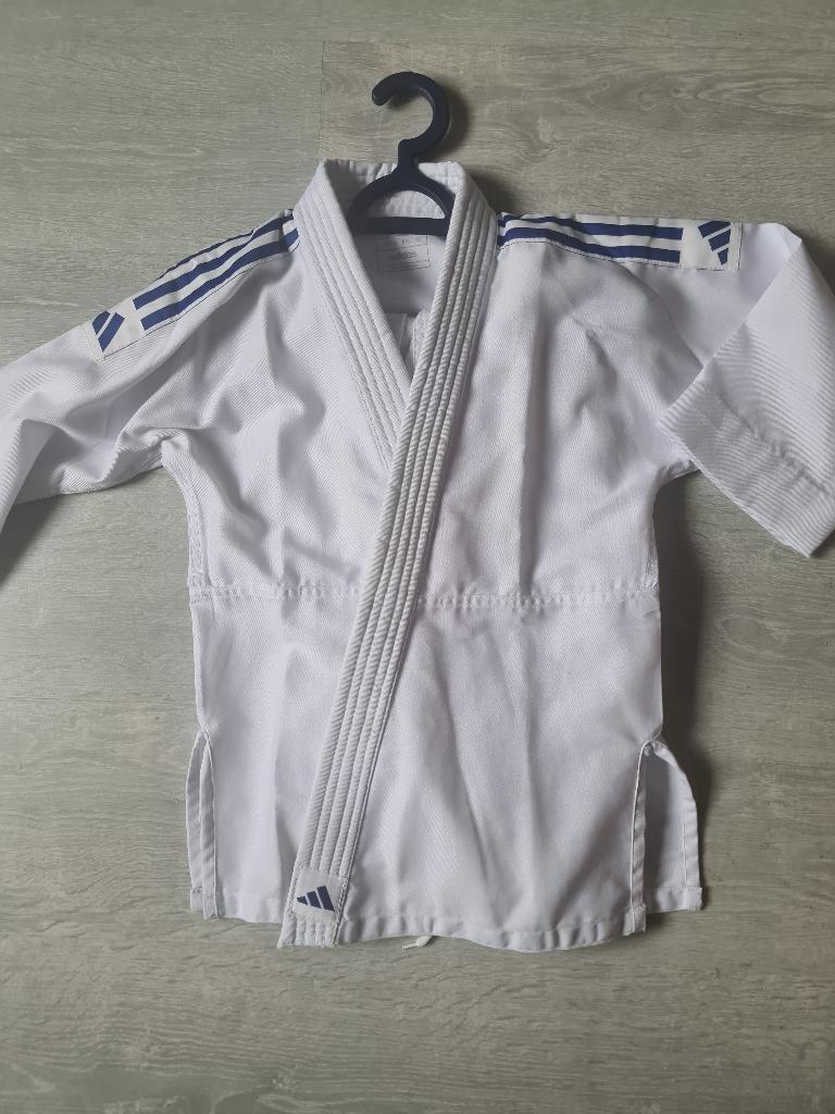 Adidas judopak 130 - 140, Maat XS of kleiner, Ophalen of Verzenden, Zo goed als nieuw, Judo