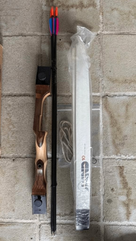 Recurve handboog set, 38 lbs, Nieuw 12 pijlen rechts handig., Ophalen of Verzenden, Nieuw