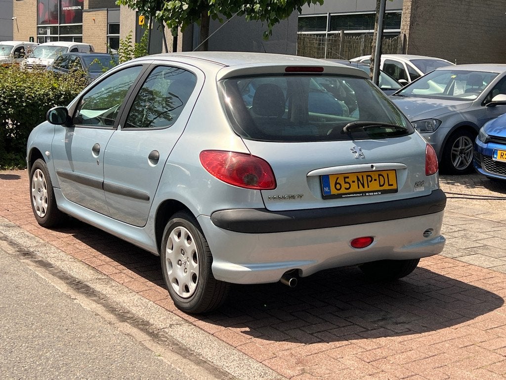 Peugeot 206 1.4 *, Auto's, Voorwielaandrijving, 31 €/maand, 4 cilinders, Airbags