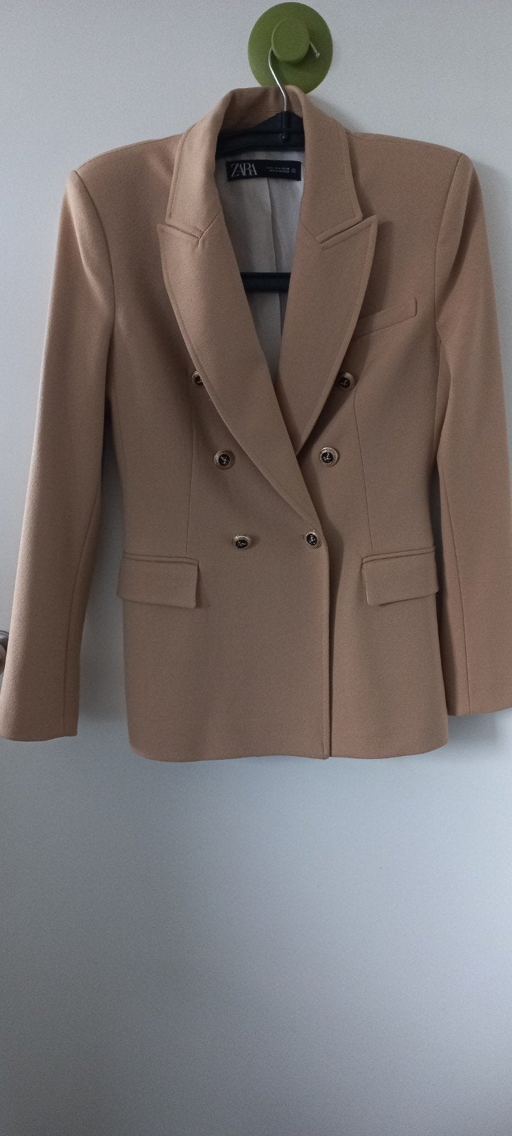 NIEUW stijlvol beige jasje van Zara maat 36, Ophalen of Verzenden, Nieuw, Beige