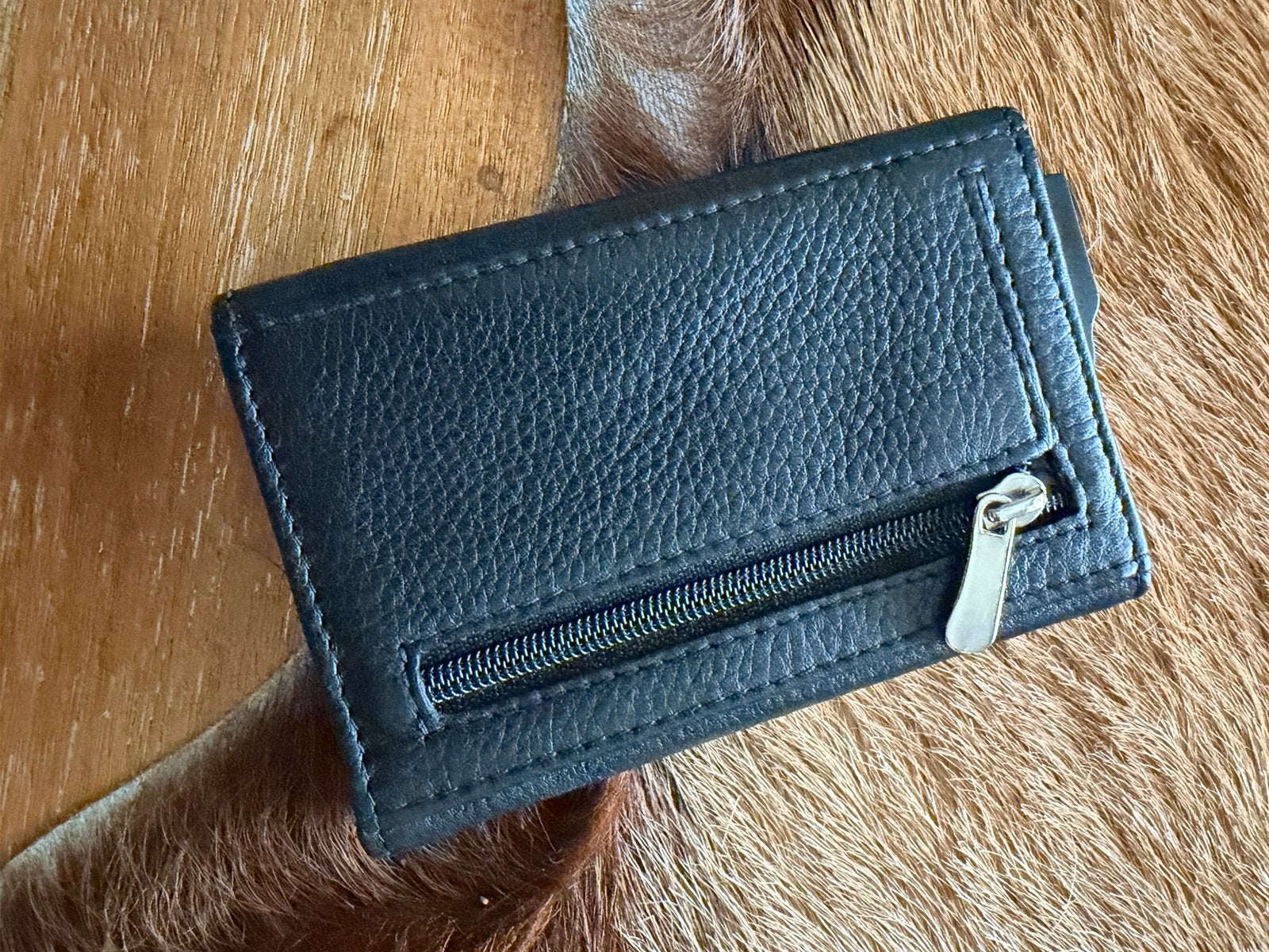 Pashouder (leer), Sieraden, Tassen en Uiterlijk, Portemonnees, Ophalen, Zo goed als nieuw, Zwart