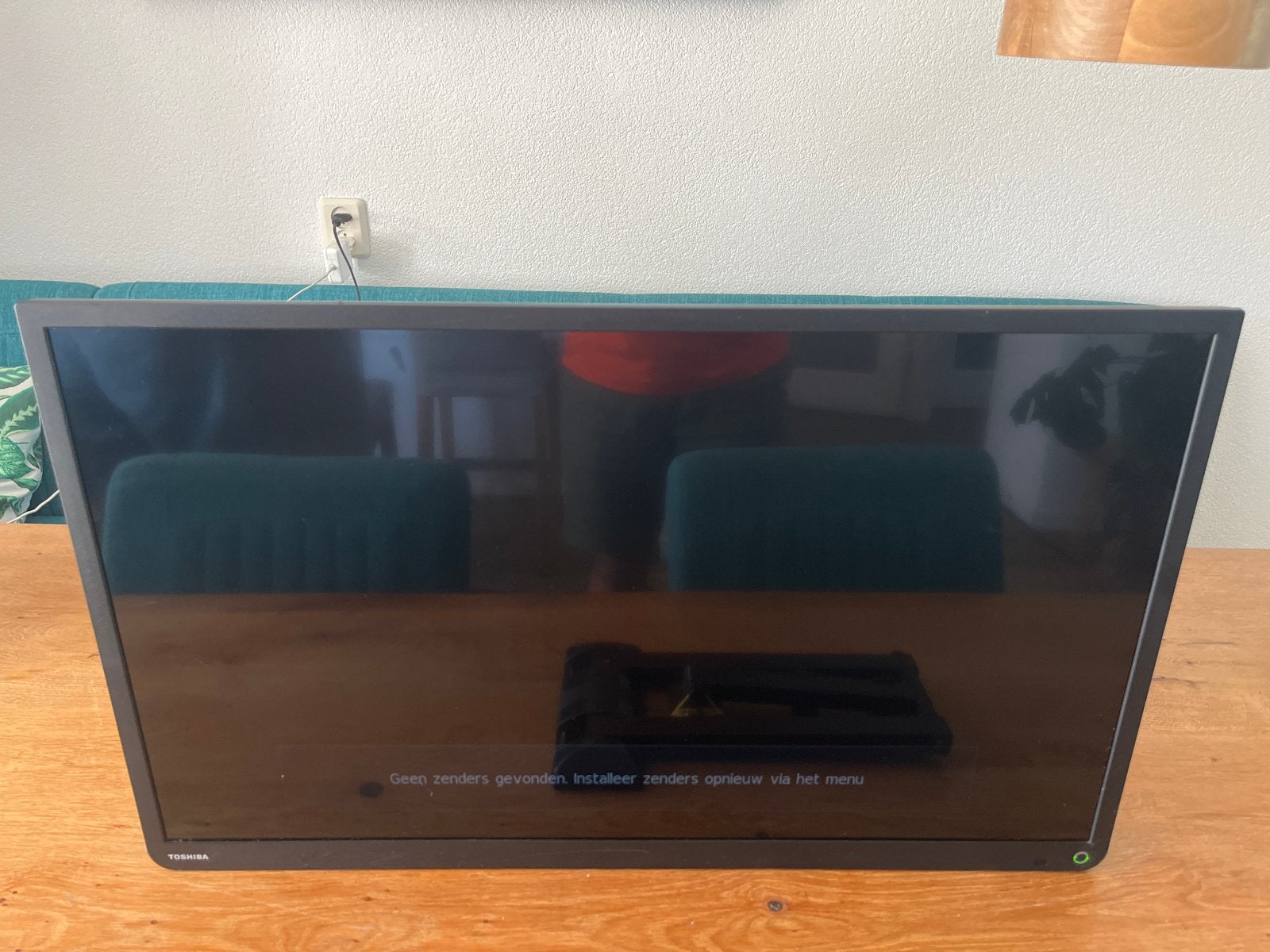 Toshiba LCD kleuren TV 80cm met muurbeugel, Audio, Tv en Foto, Televisies, 50 Hz, LCD, Gebruikt, Toshiba