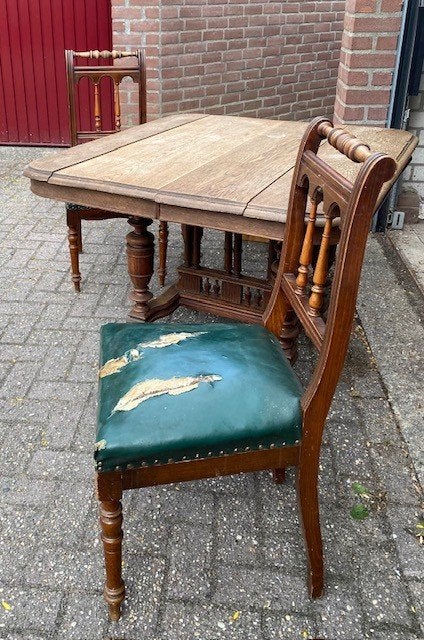 Boeren eiken tafel 19e eeuw met 4 stoelen., Antiek en Kunst, Antiek | Meubels | Tafels, Ophalen