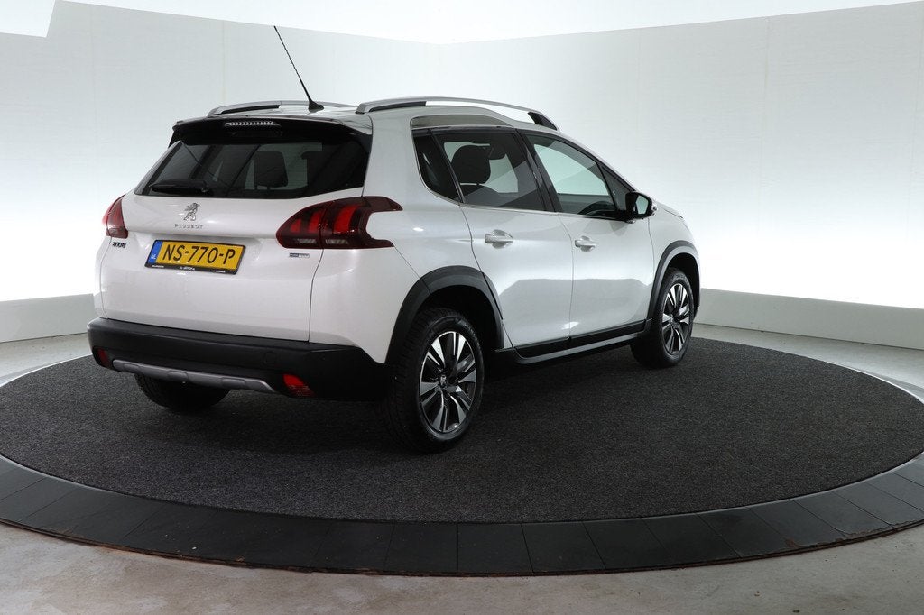 Peugeot 2008 1.2 PureTech Allure | AUTOMAAT | CARPLAY |, 450 kg, Euro 6, 1199 cc, 82 pk