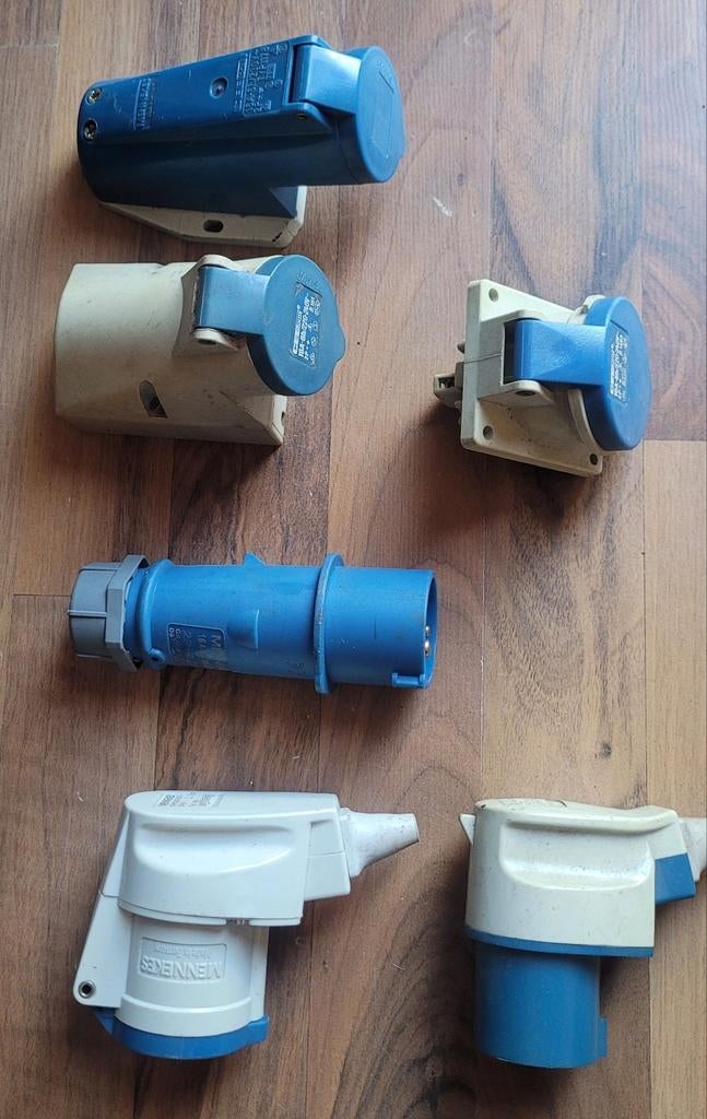 Diverse Mennekes CEE 16A-6H 220-240V stekker wandcontactdoos, Ophalen of Verzenden
