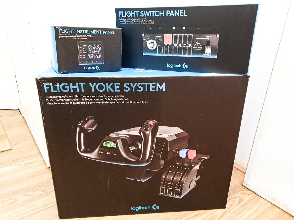 Logitech flight simulator set, Computers en Software, Joysticks, Ophalen of Verzenden, Zo goed als nieuw, Logitech