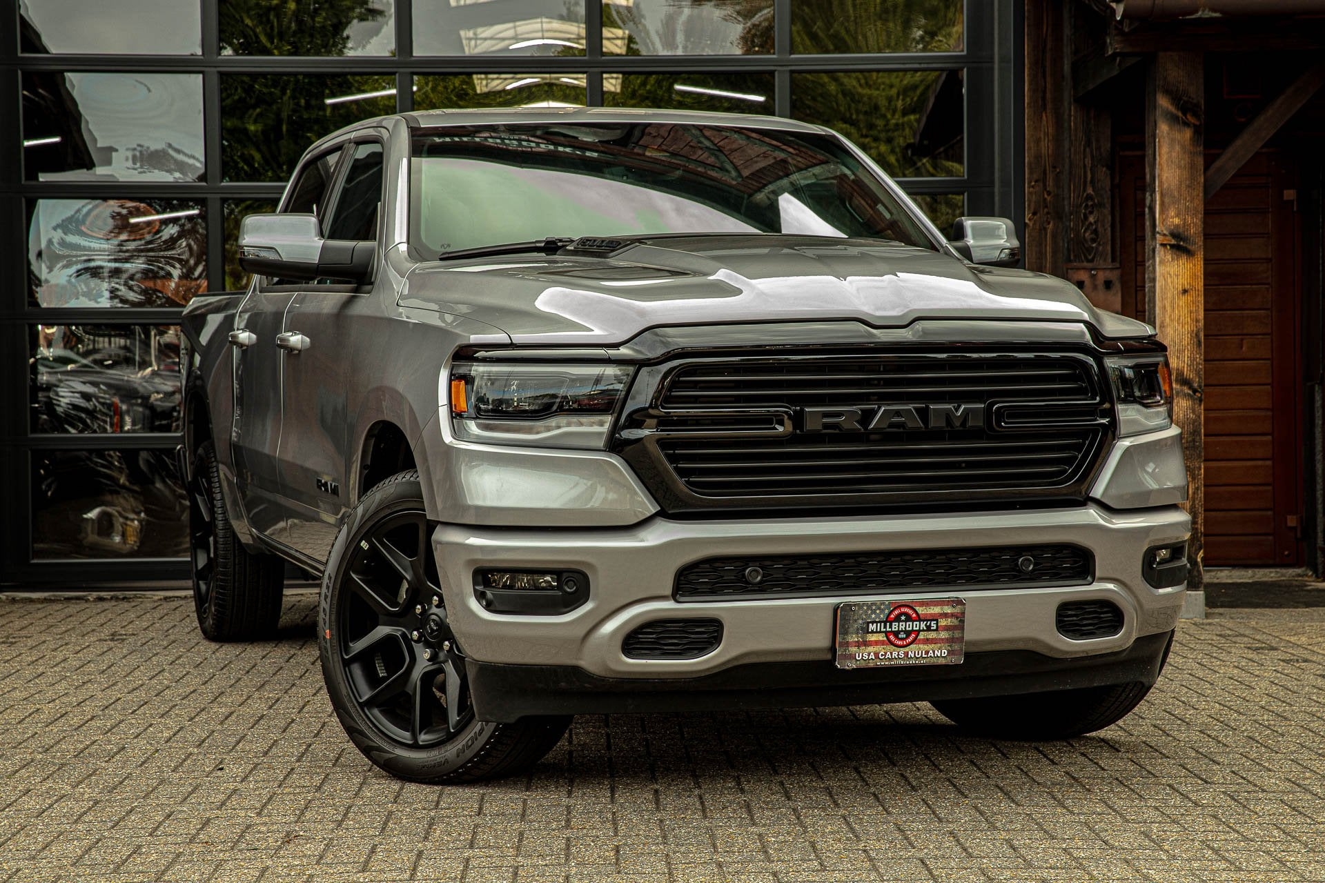 Dodge Ram 1500 5.7 V8 4x4 Sport GT BPM VRIJ, LPG, 12'' scher, Auto's, Bestelauto's, Automaat, 8 cilinders, 5654 cc, 402 pk