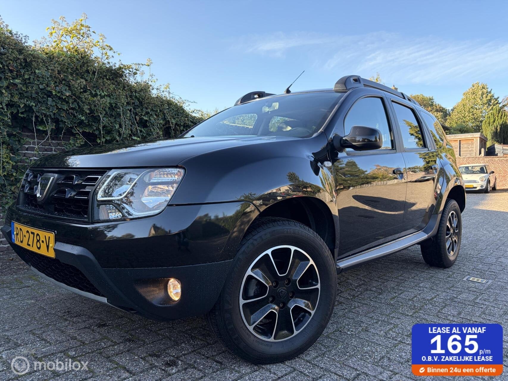 Dacia Duster 1.2 TCe 4x2 Blackshadow / Leder / Navigatie, Voorwielaandrijving, 125 pk, Gebruikt, Duster