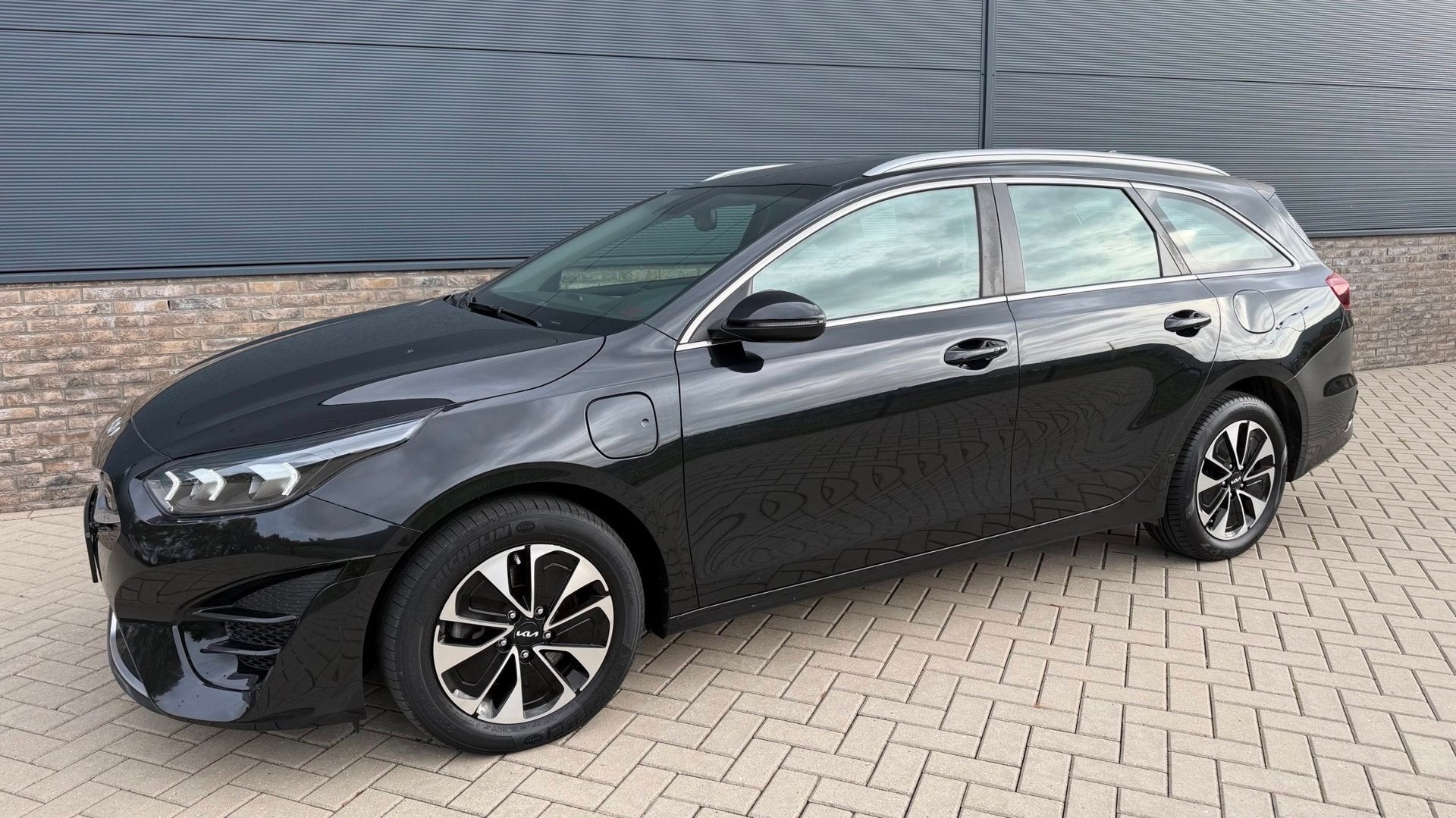 Kia Ceed Sportswagon 1.6 GDI PHEV DynamicLine Fabrieksgarant, Auto's, Dealer onderhouden, Gebruikt, Zwart, Adaptive Cruise Control
