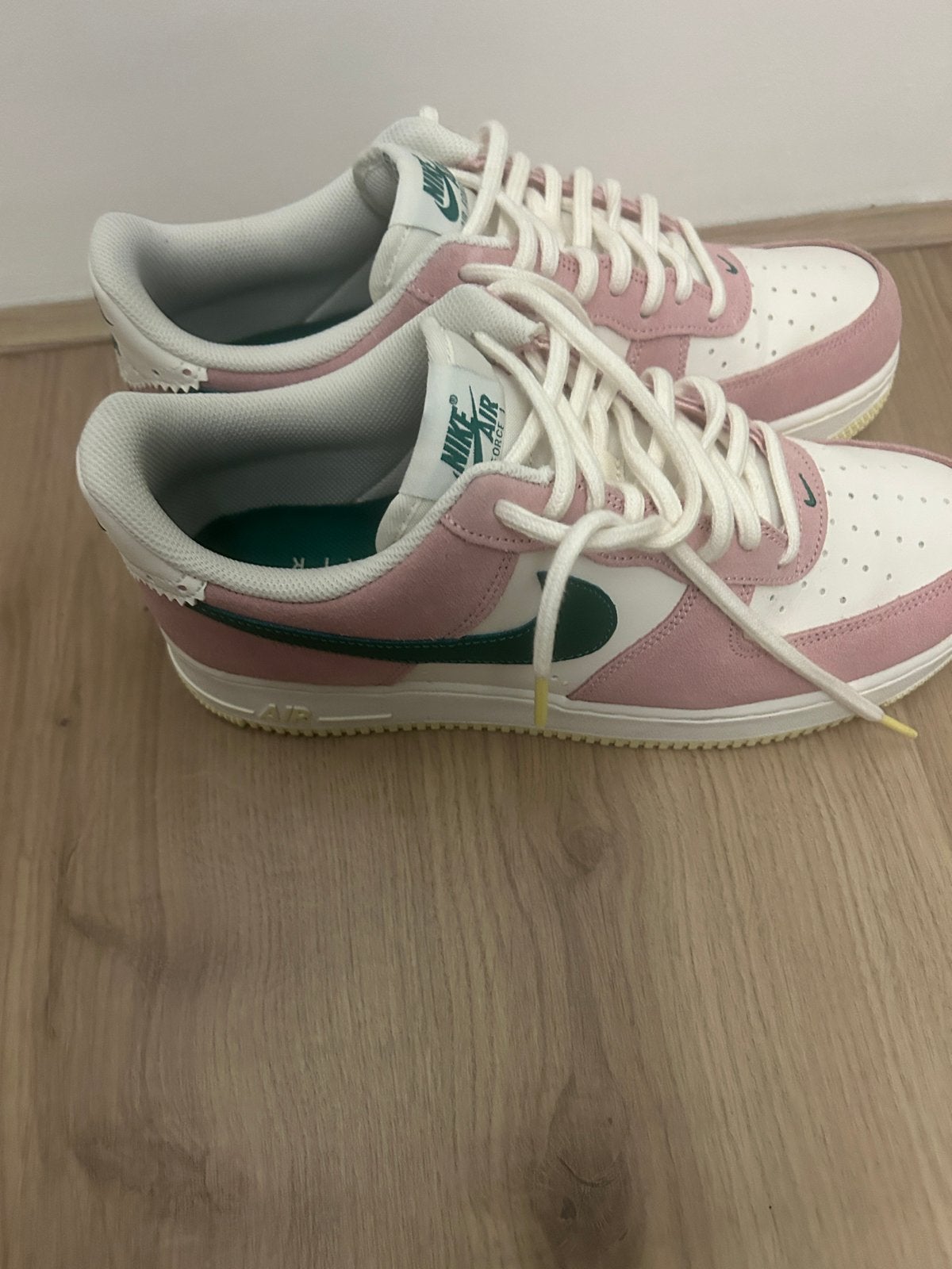 Nike Air Force 1 maat 44, Ophalen of Verzenden, Zo goed als nieuw, Wit