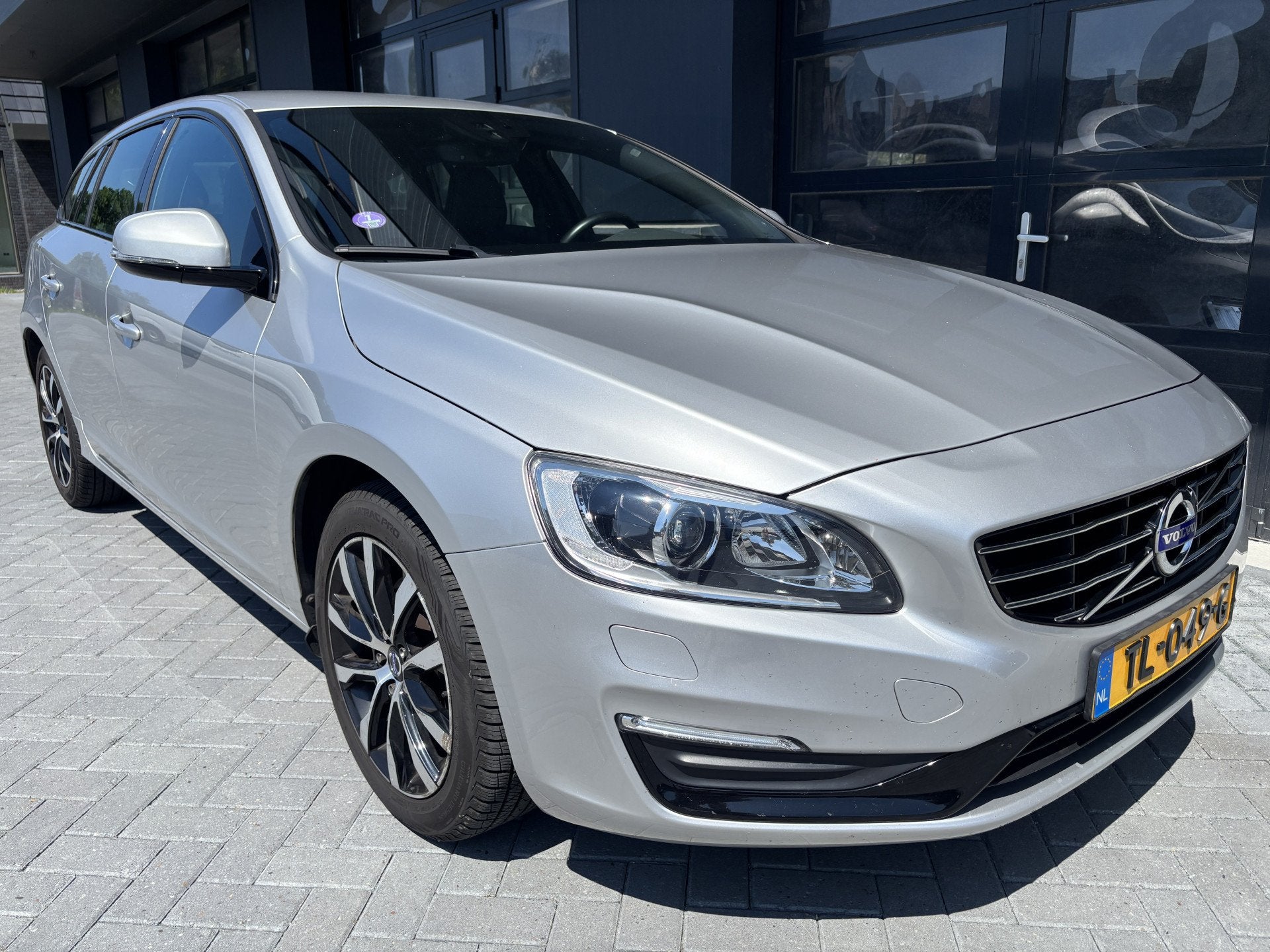 Volvo V60 2.0 T3 Polar+ Dynamic (bj 2018), Auto's, Volvo, Gebruikt, 4 cilinders, 1969 cc, Handgeschakeld