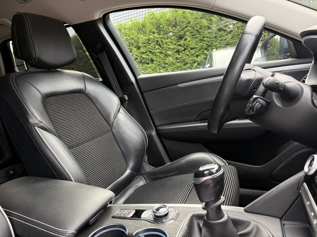 Renault Talisman Estate 140pk TCe Intens, Pack 4-Control | M, Auto's, Renault, Gebruikt, 4 cilinders, Parkeersensor, Blauw