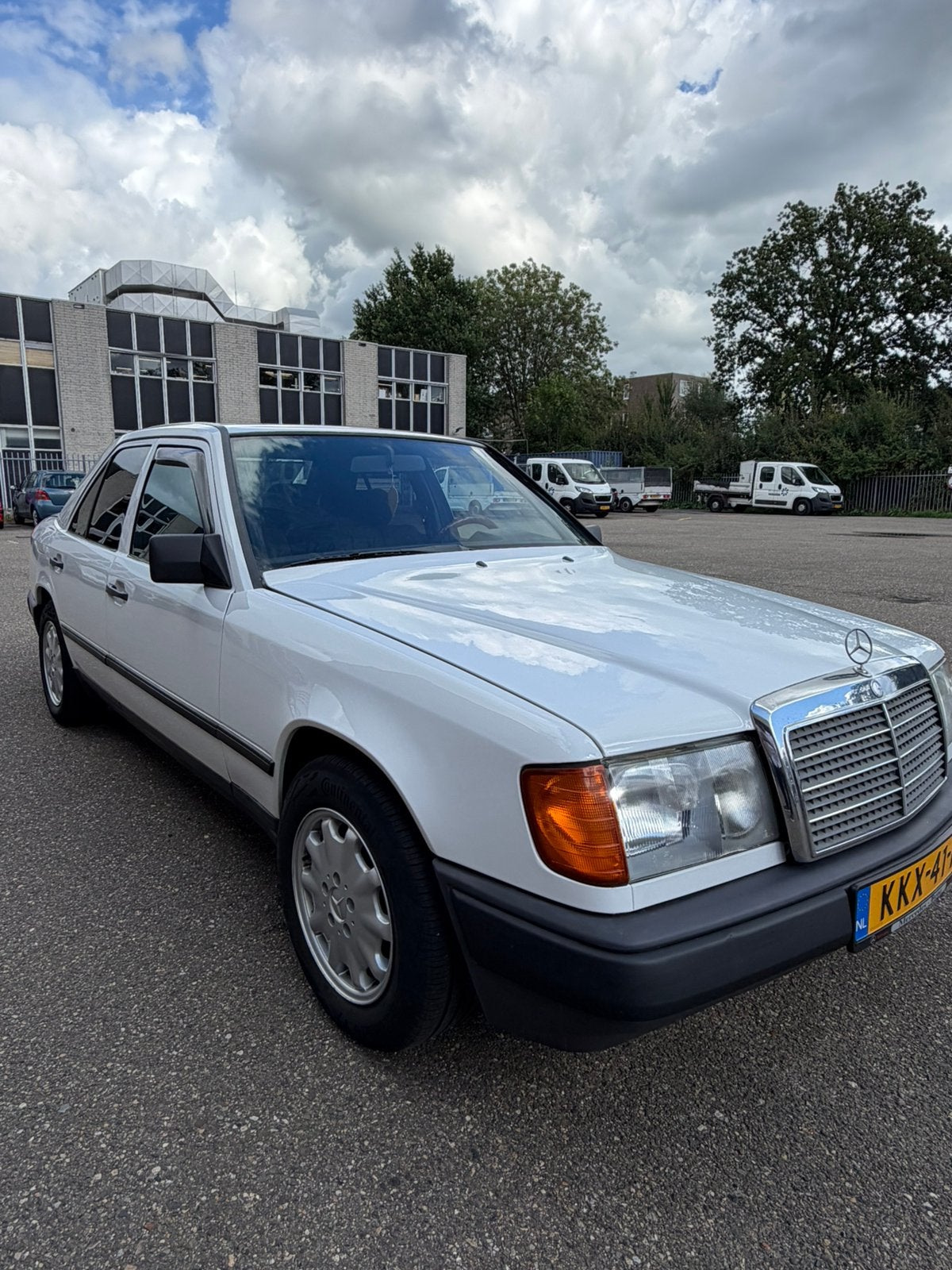 Mercedes 250D W124 1985 | Belastingvrij | Gerestaureerd, Auto's, Wit, Diesel, Sedan, 2479 cc