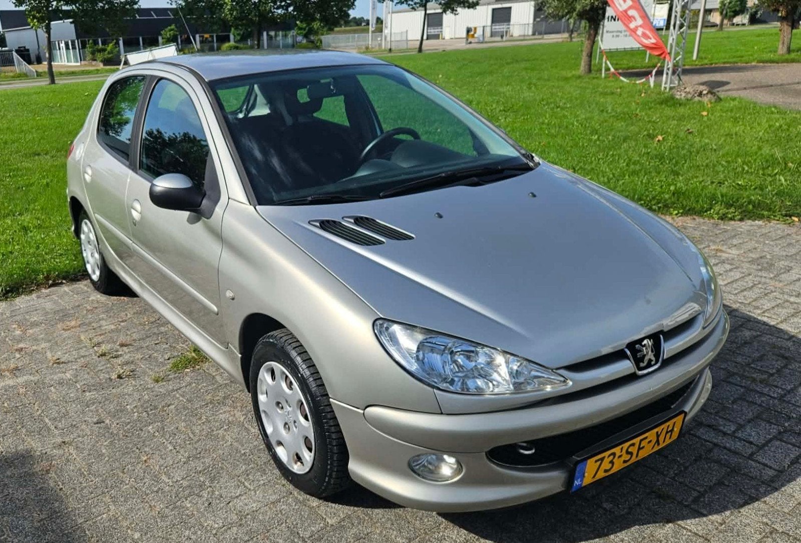 Peugeot 206 1.4 5D 2006 Grijs, Auto's, Peugeot, Voorwielaandrijving, 31 €/maand, 4 cilinders, Origineel Nederlands