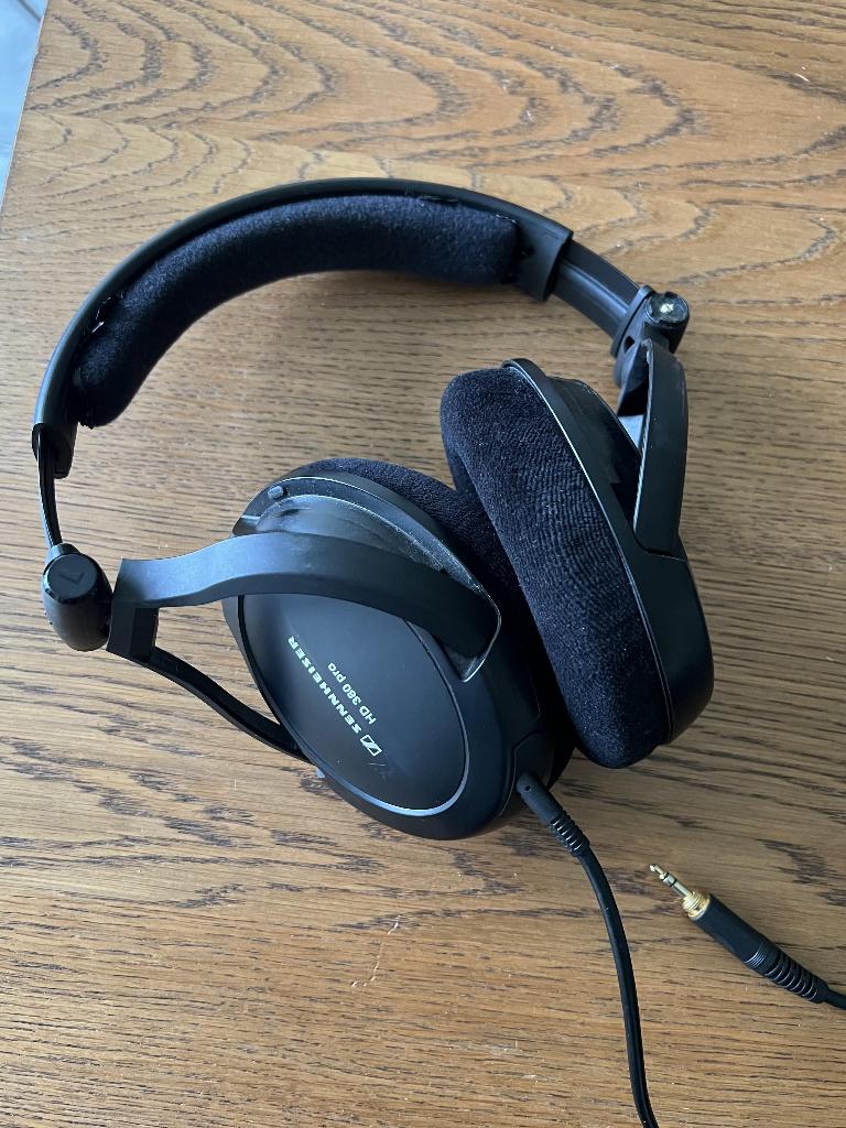 Sennheiser hd380 pro koptelefoon, Audio, Tv en Foto, Koptelefoons, Ophalen of Verzenden, Gebruikt, Over oor (circumaural), Sennheiser