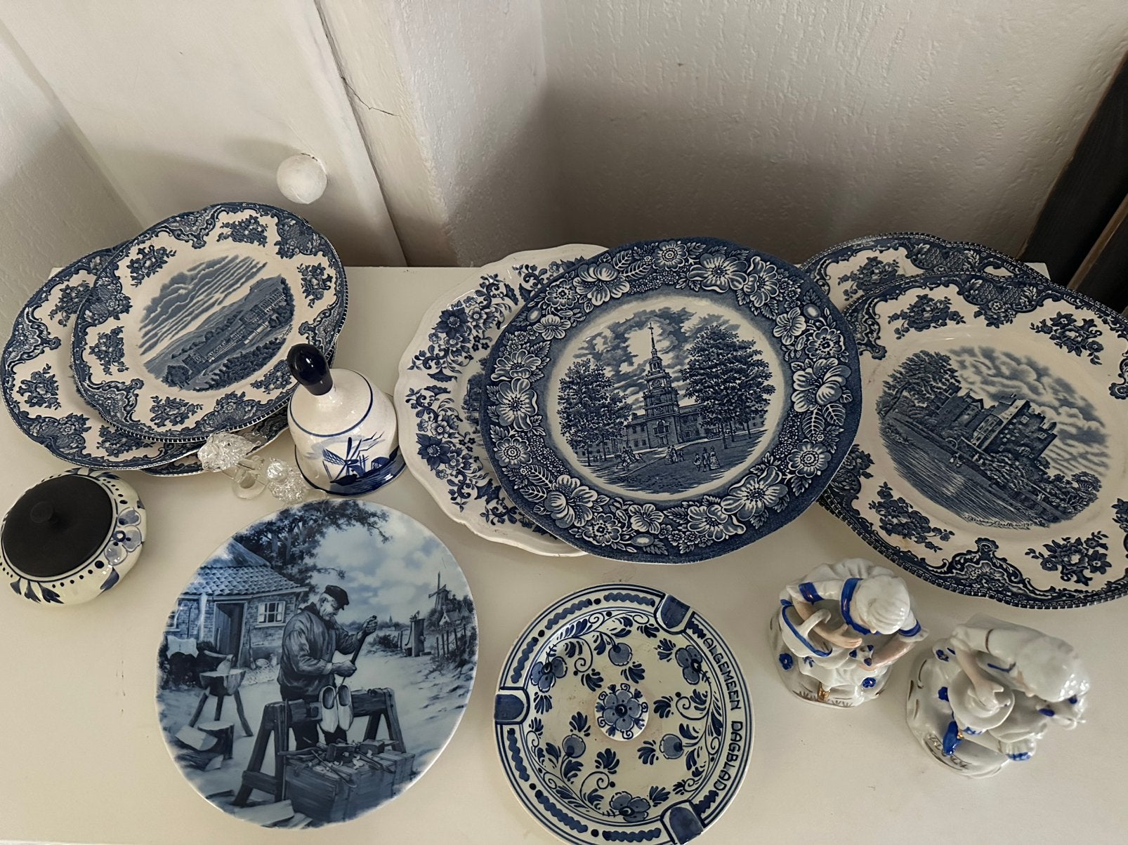 Sommige delfs blauw, sommige engels, Ophalen